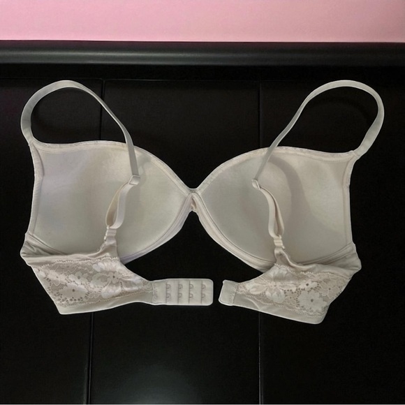 Victoria’s Secret No Underwire Body By Victoria Bra 32D - Picture 6 of 14